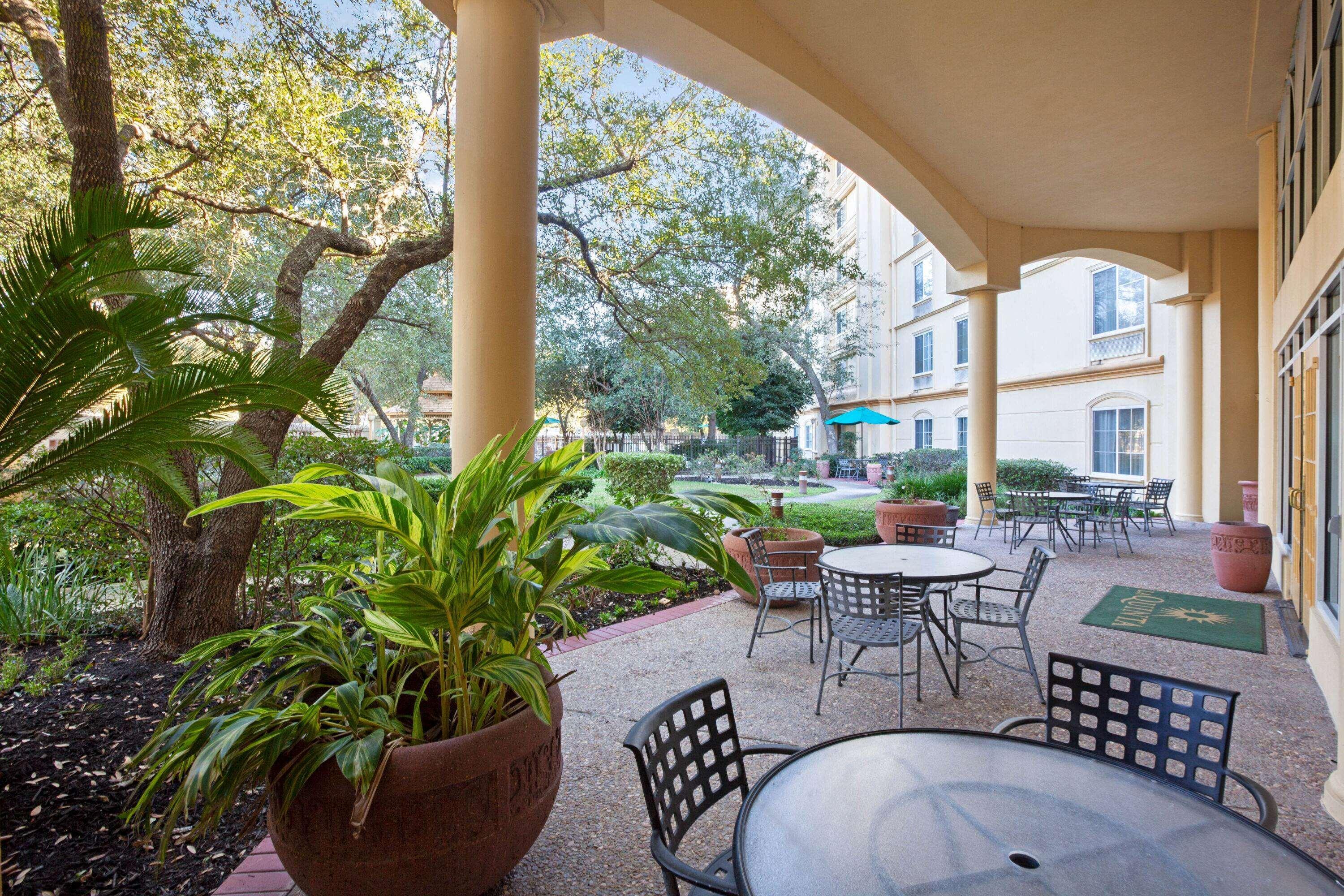 La Quinta By Wyndham Houston Galleria Area Hotel Exterior photo